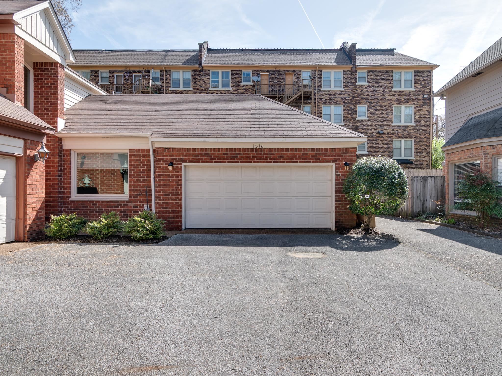 1516 GRANVILLE LN