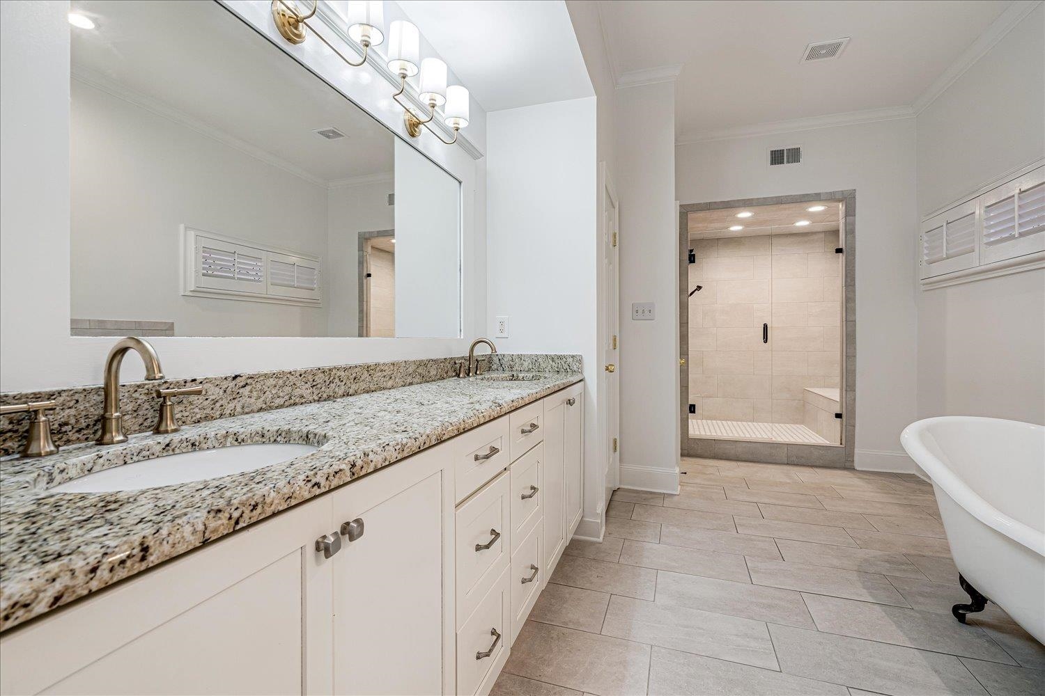 501 W RACQUET CLUB PL