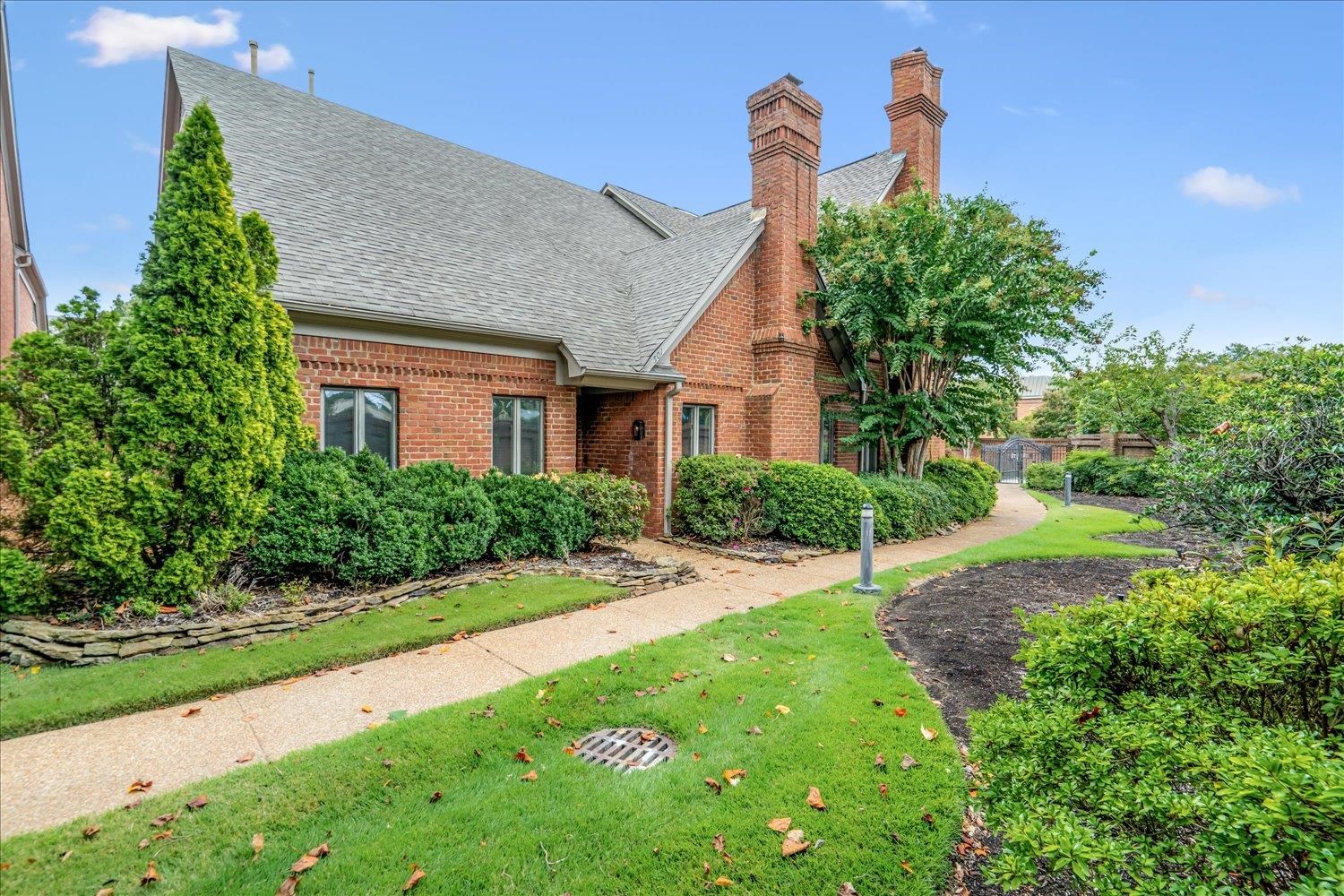 501 W RACQUET CLUB PL