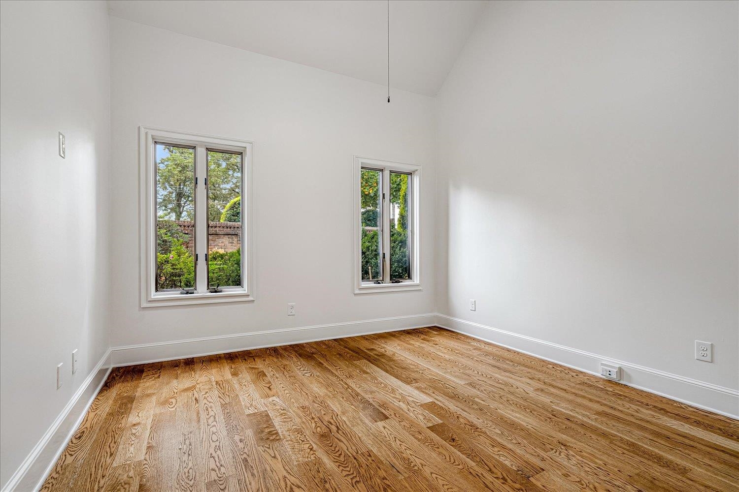 501 W RACQUET CLUB PL