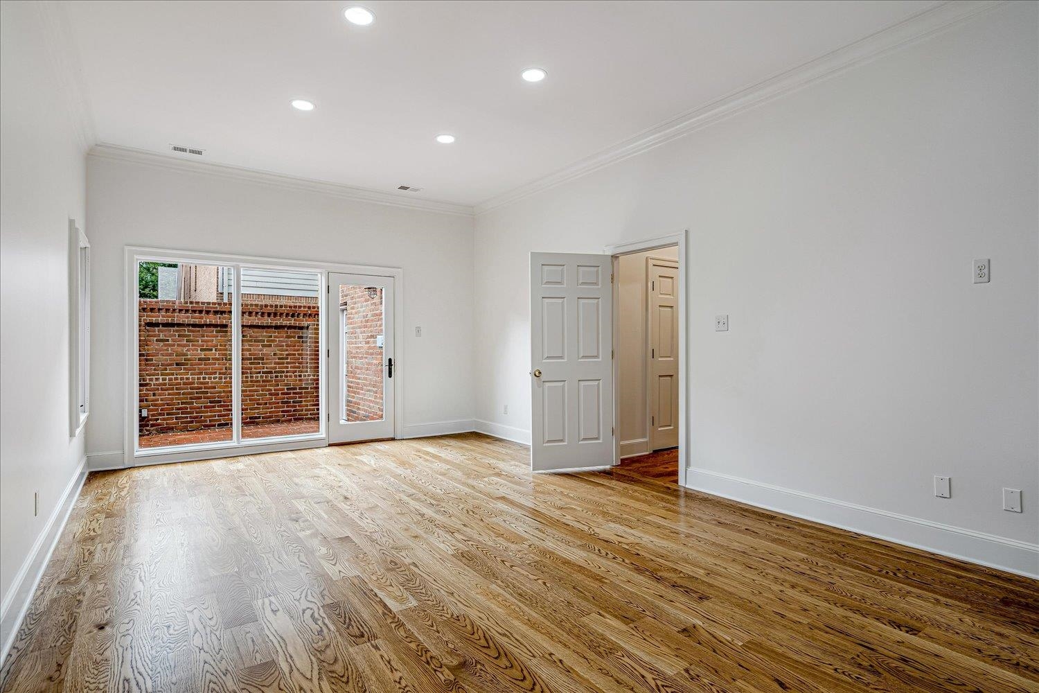 501 W RACQUET CLUB PL