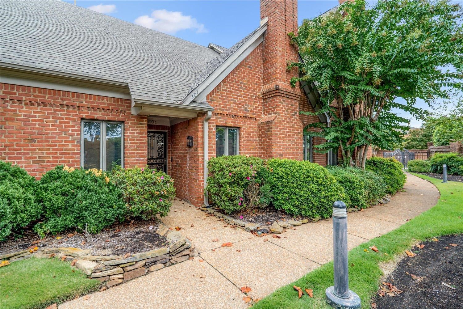 501 W RACQUET CLUB PL