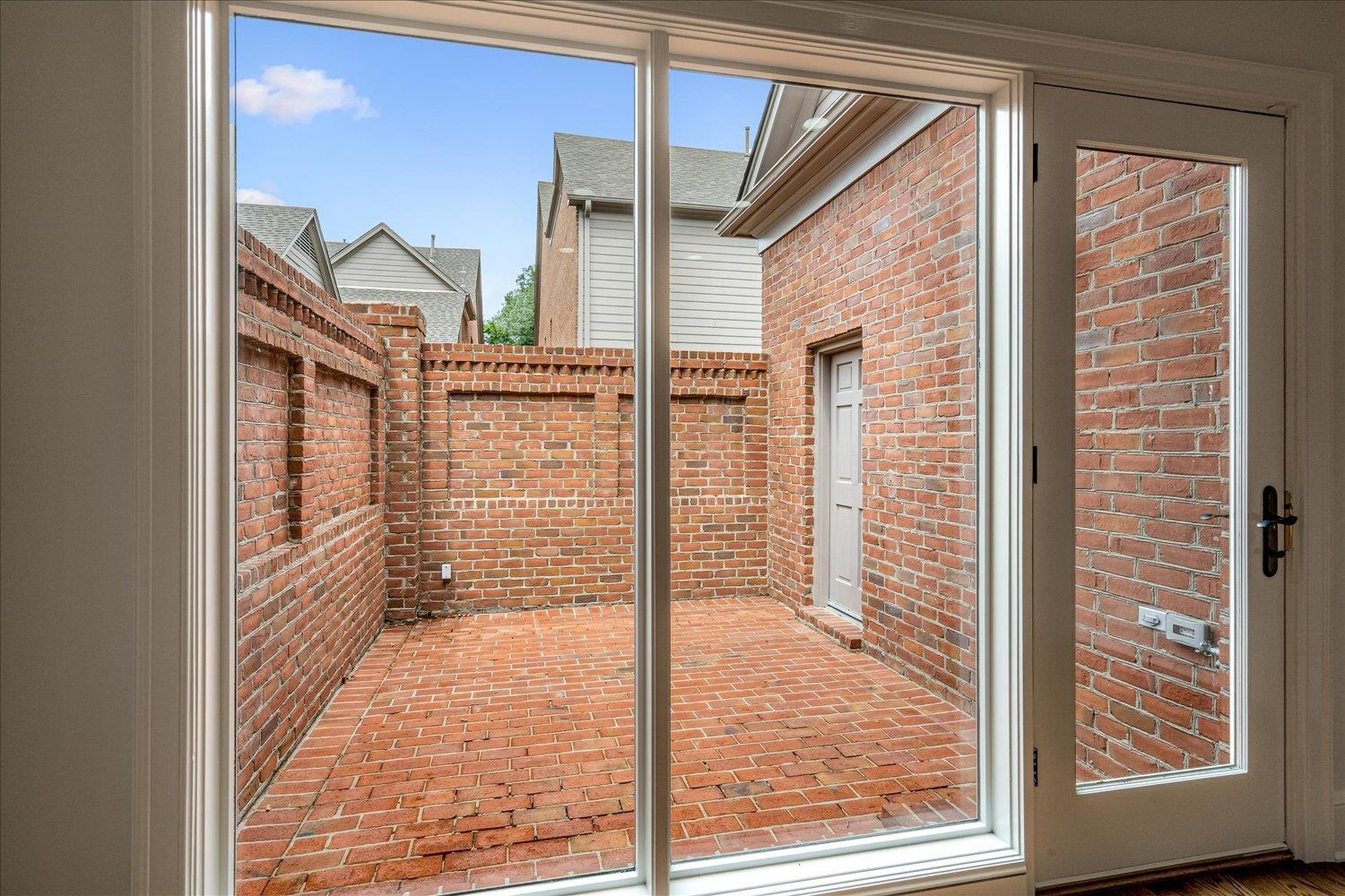 501 W RACQUET CLUB PL