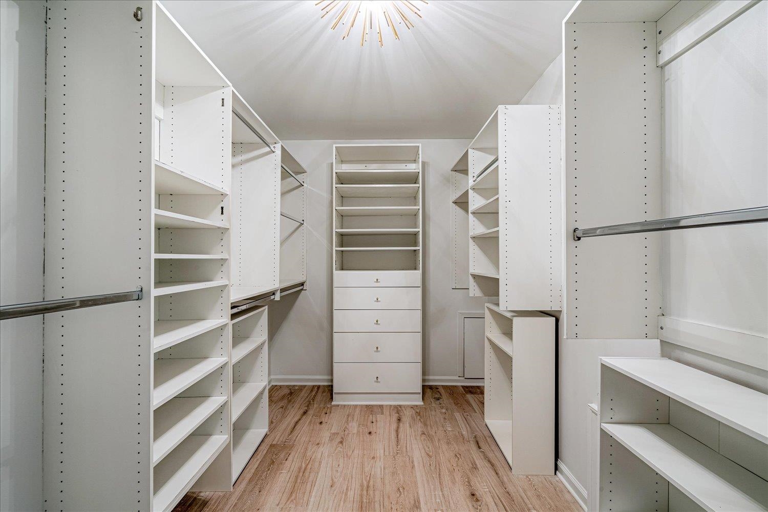 501 W RACQUET CLUB PL