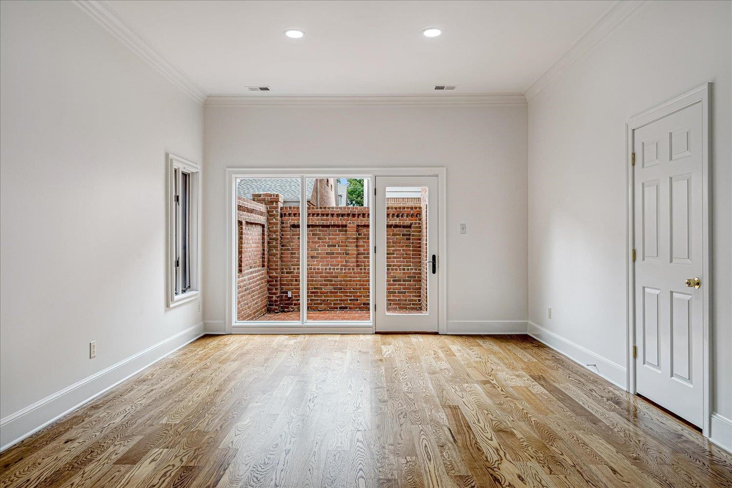 501 W RACQUET CLUB PL