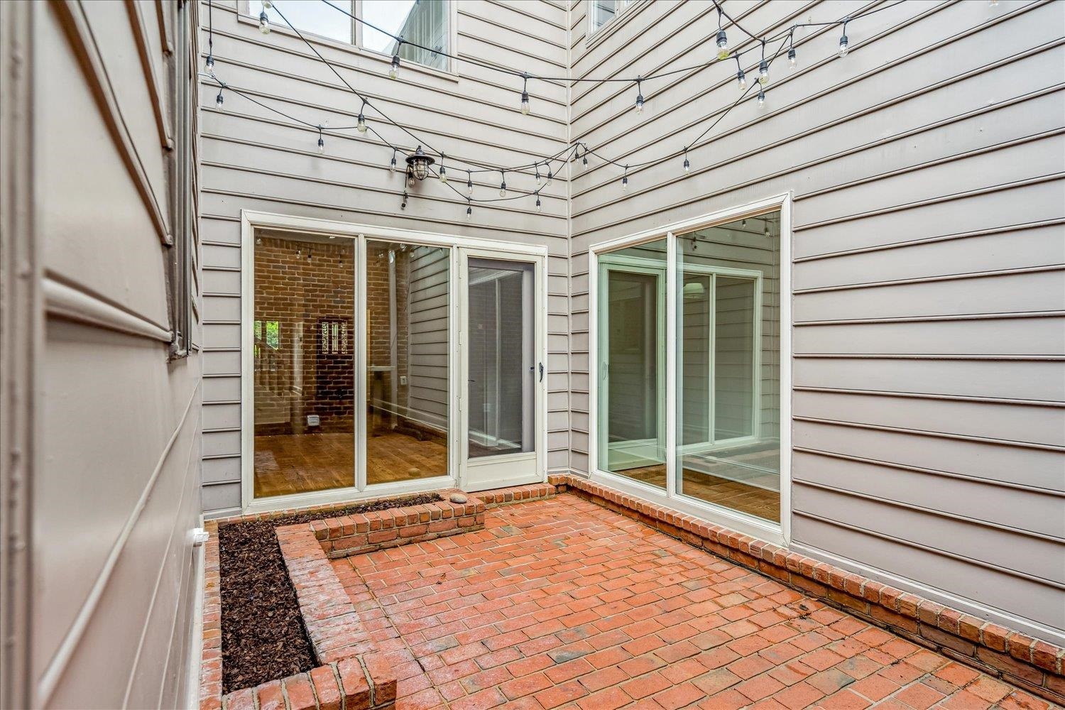 501 W RACQUET CLUB PL