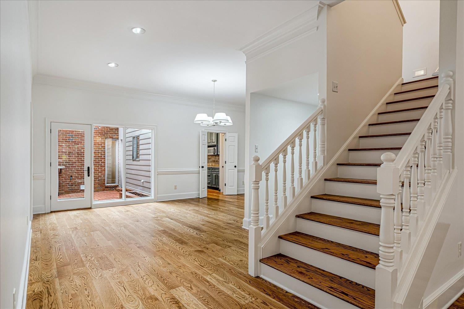 501 W RACQUET CLUB PL