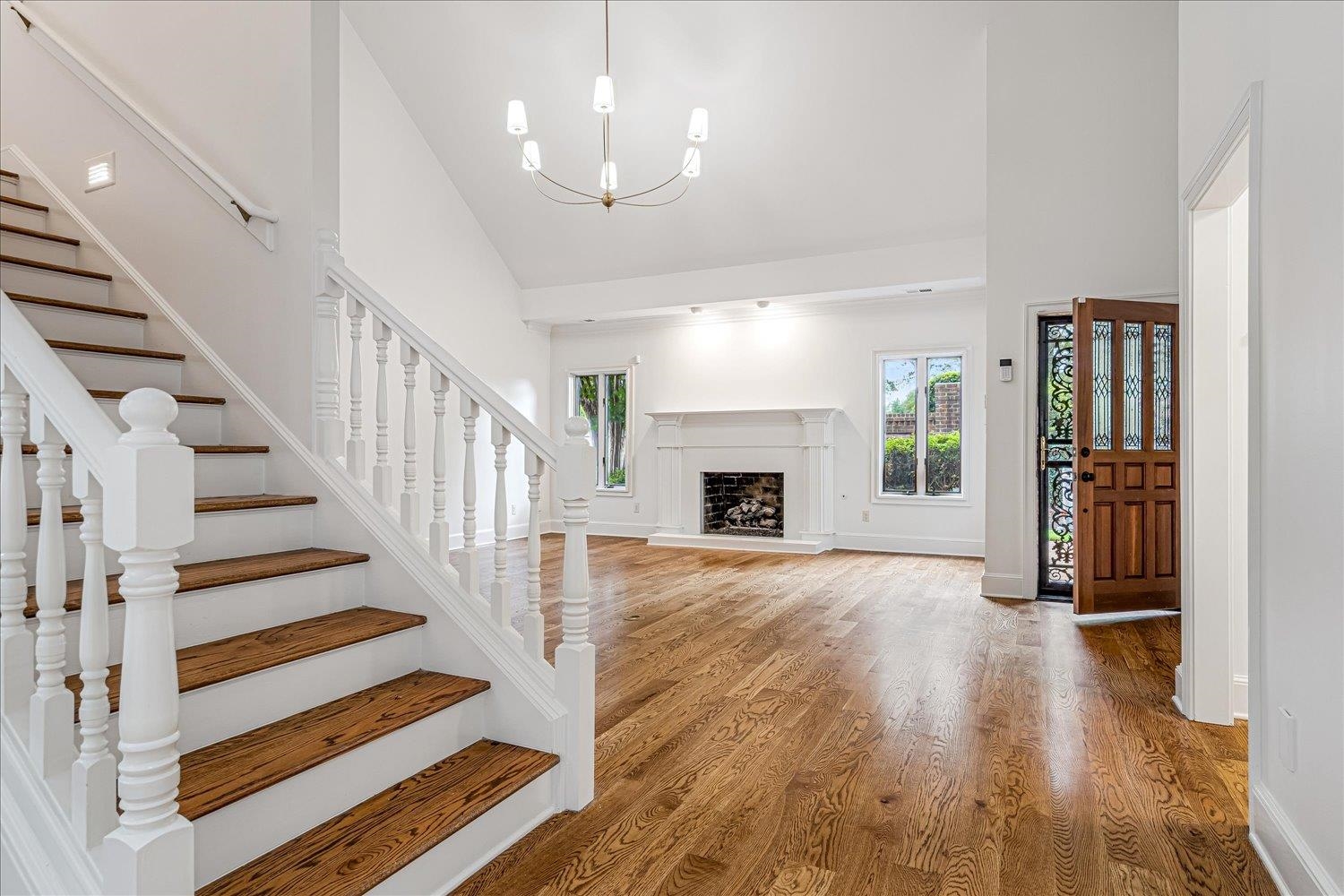 501 W RACQUET CLUB PL