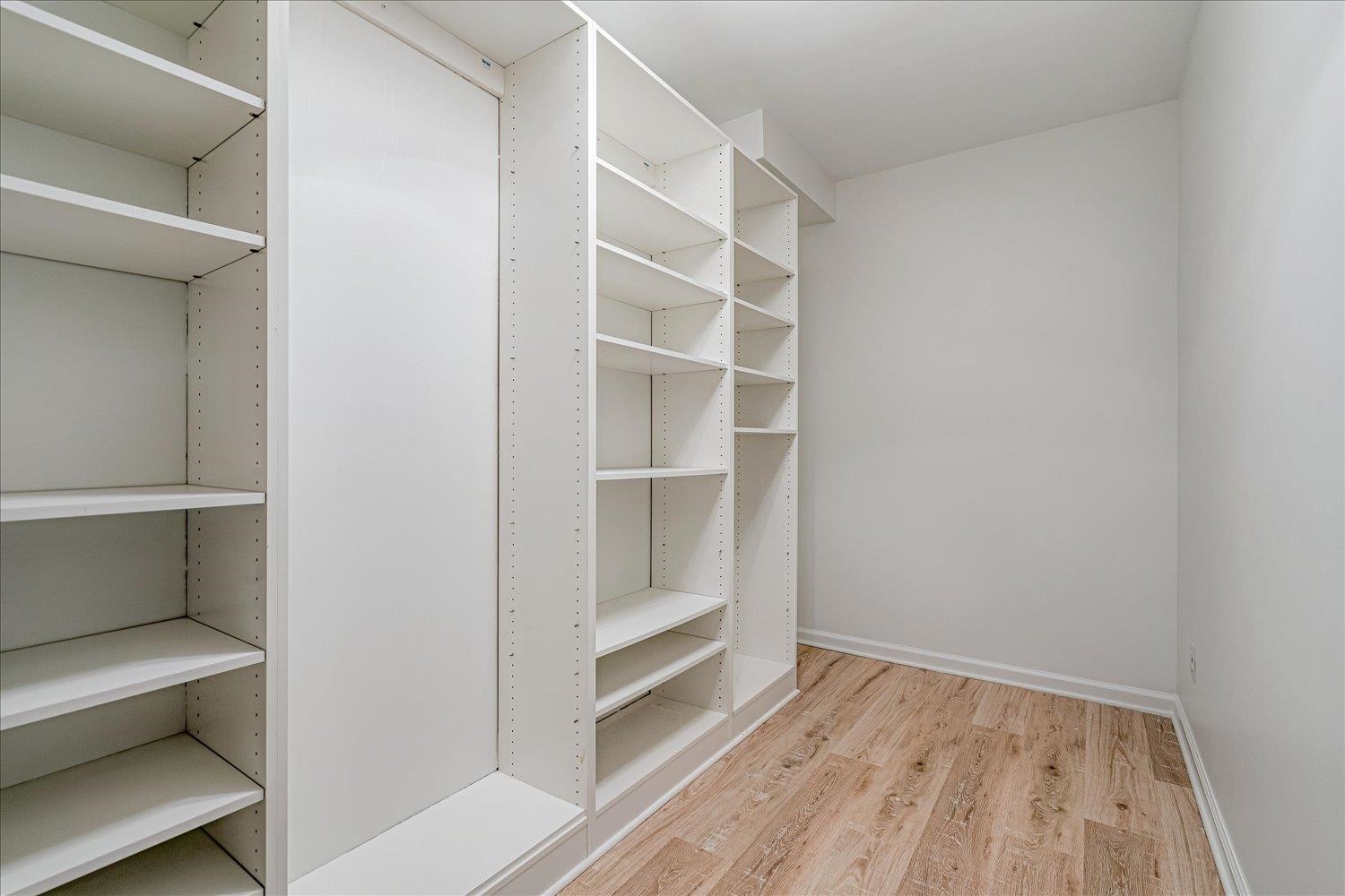 501 W RACQUET CLUB PL