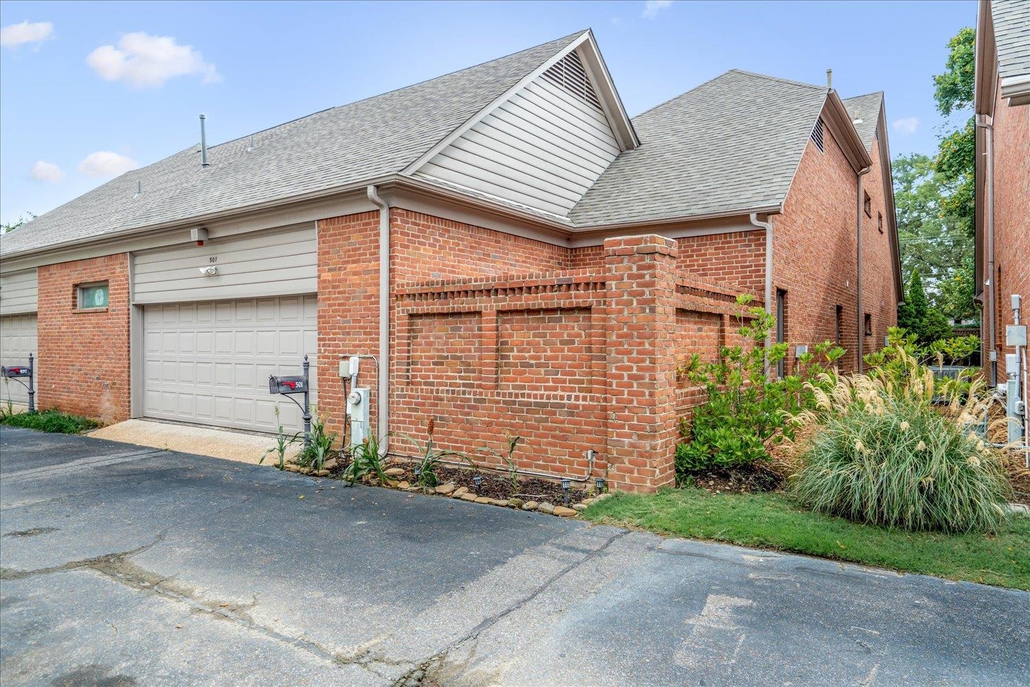 501 W RACQUET CLUB PL