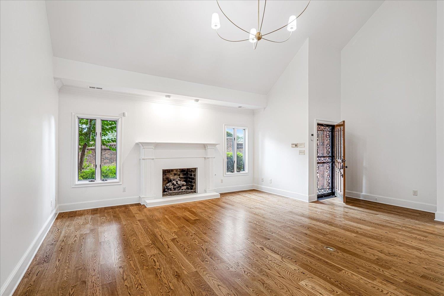 501 W RACQUET CLUB PL