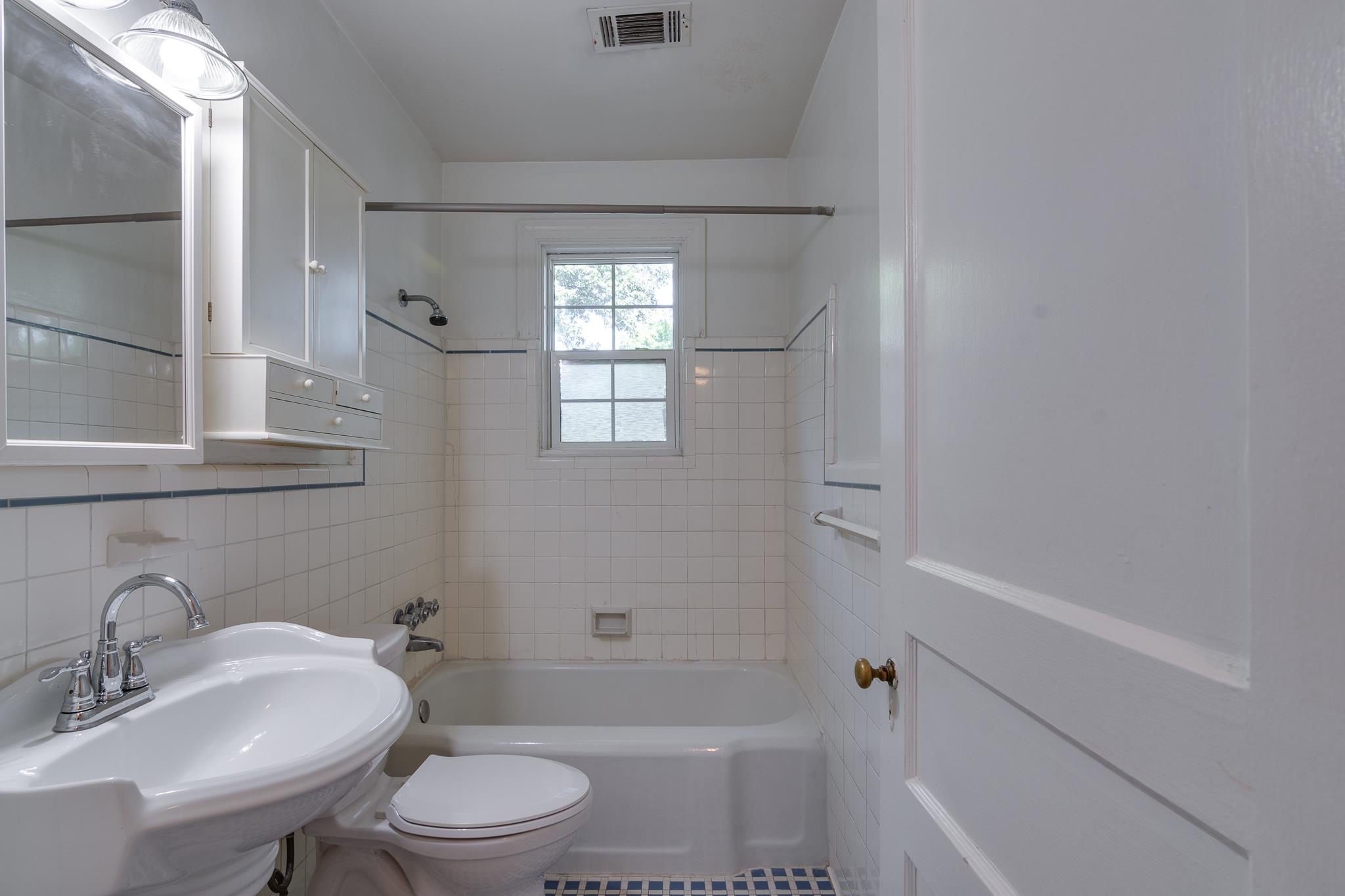 1885 PEABODY AVE Unit: 3