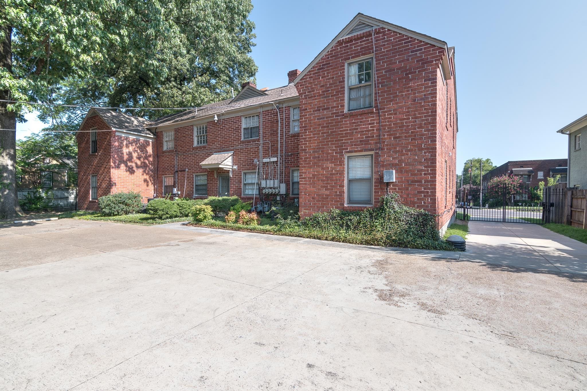 1885 PEABODY AVE Unit: 3