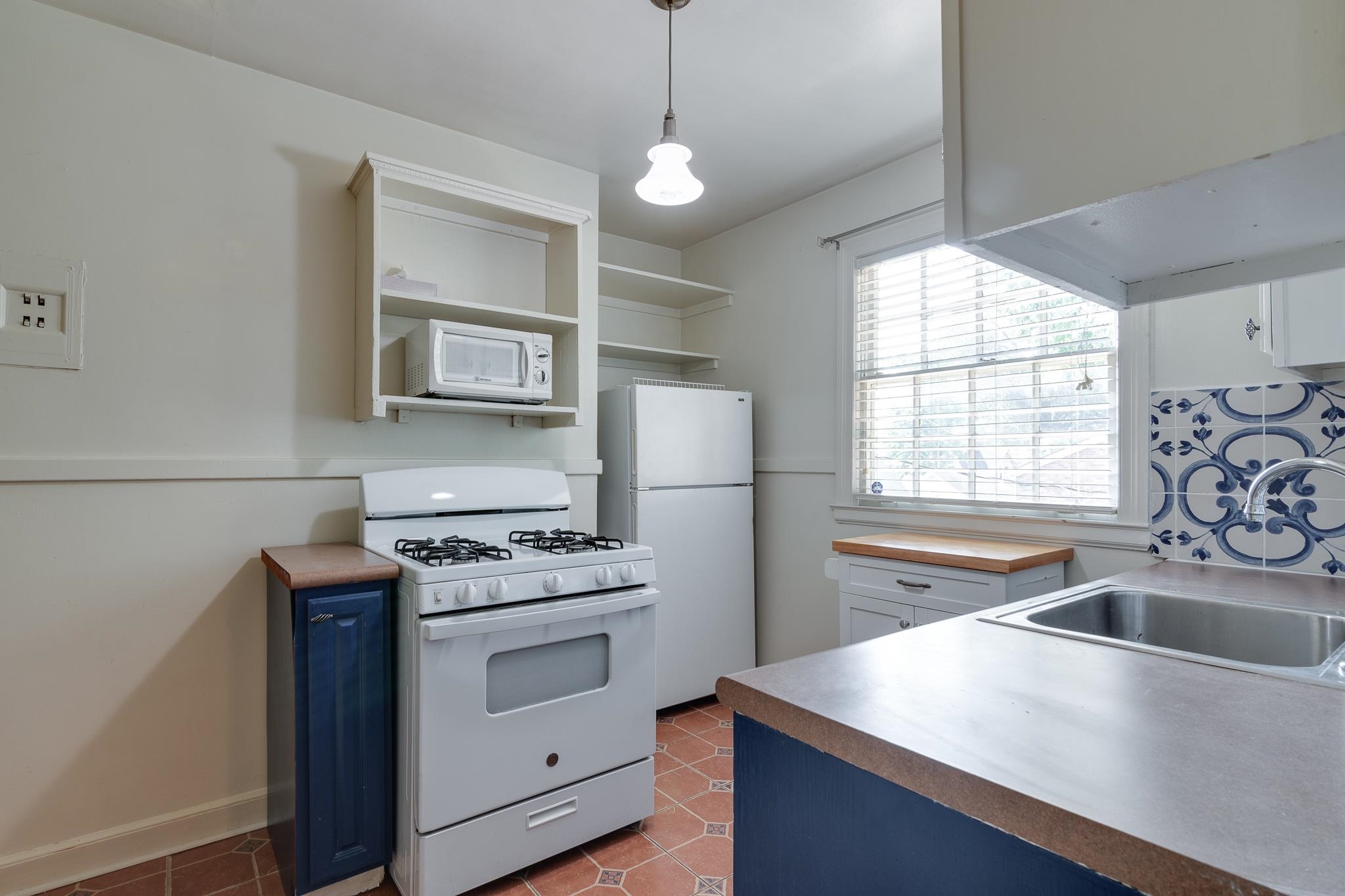 1885 PEABODY AVE Unit: 3