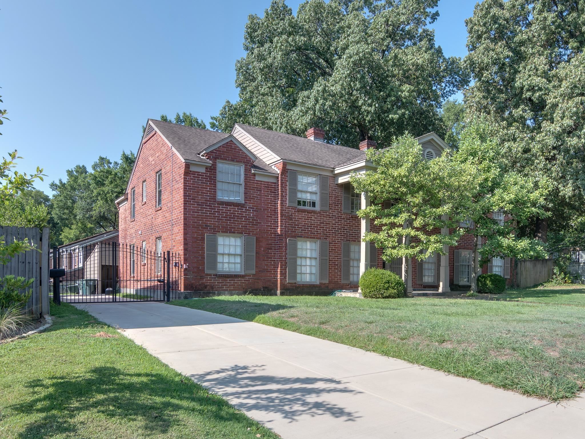 1885 PEABODY AVE Unit: 3