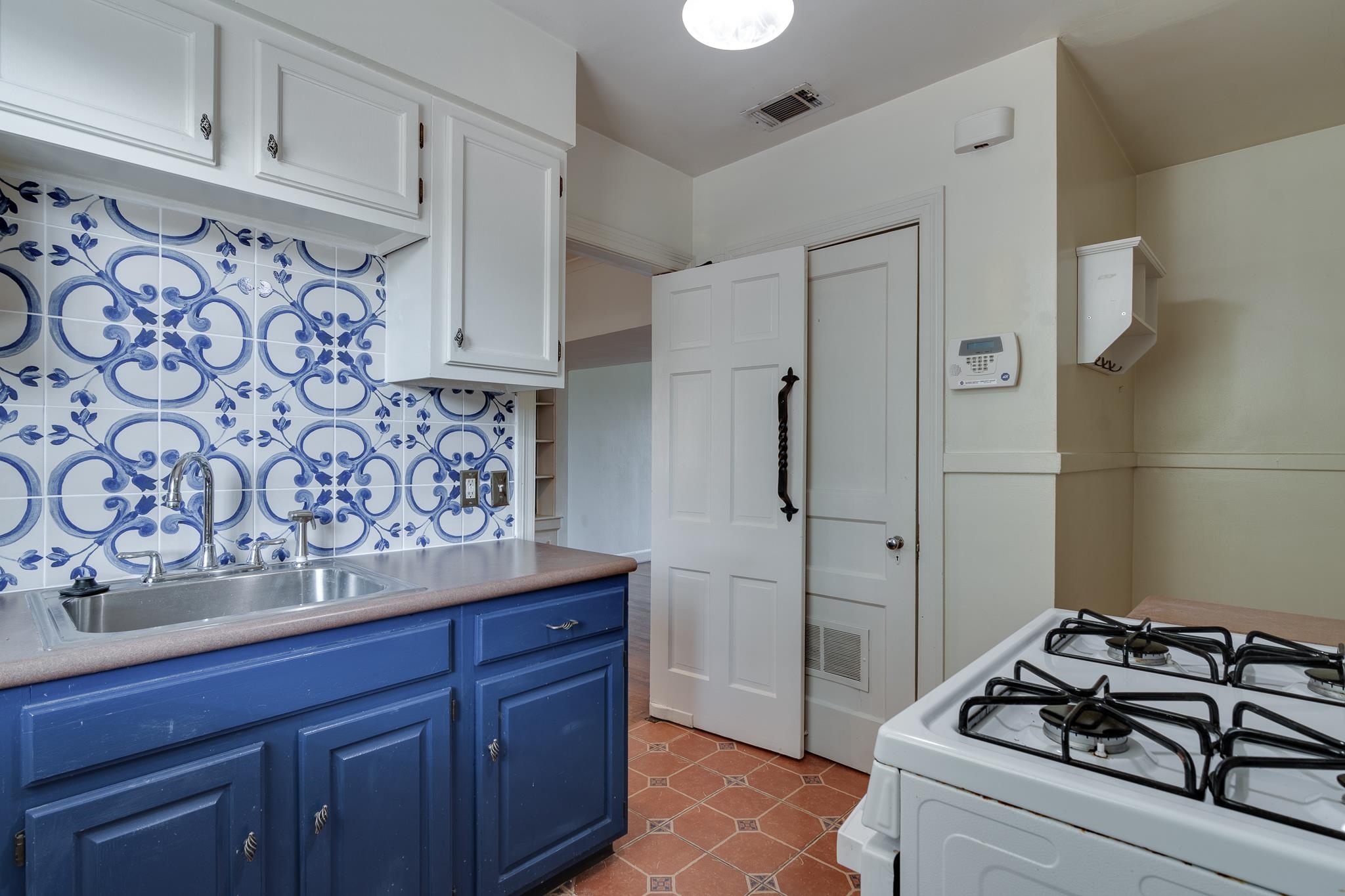 1885 PEABODY AVE Unit: 3