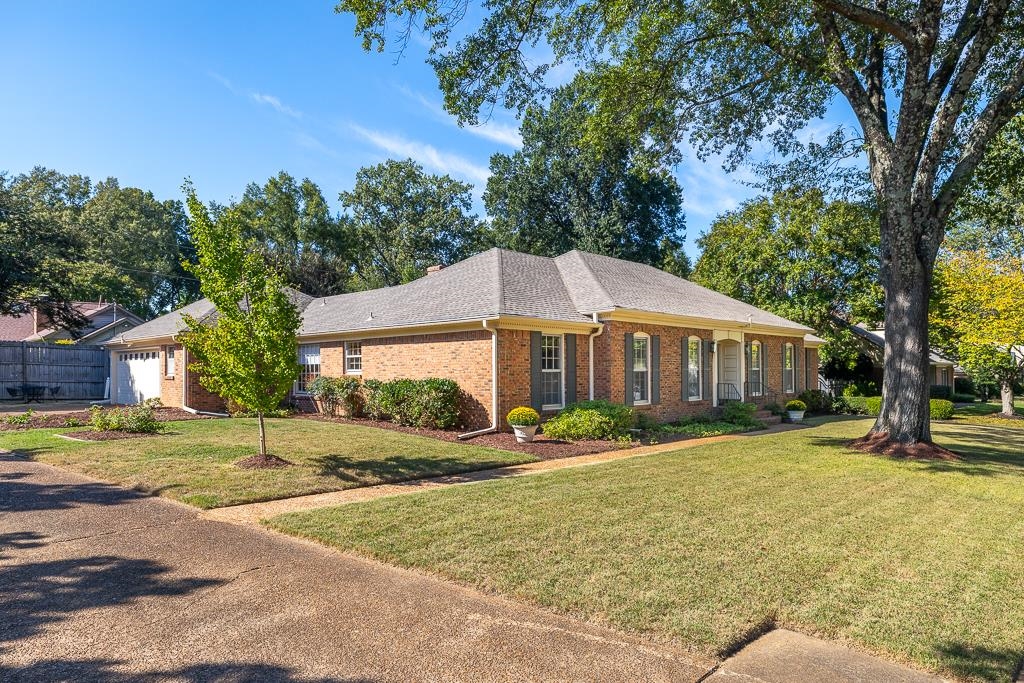 831 EATON ST