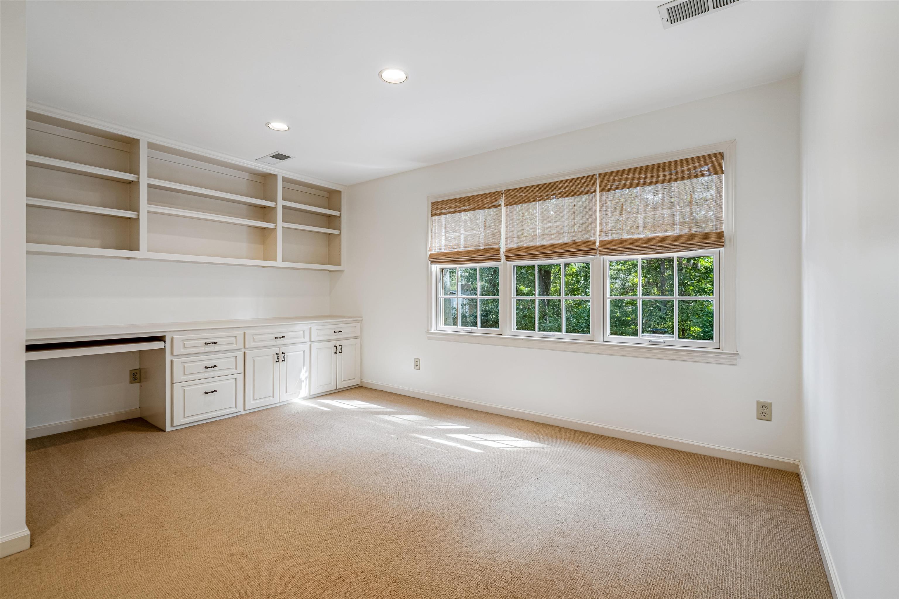 696 SPAINWOOD CV