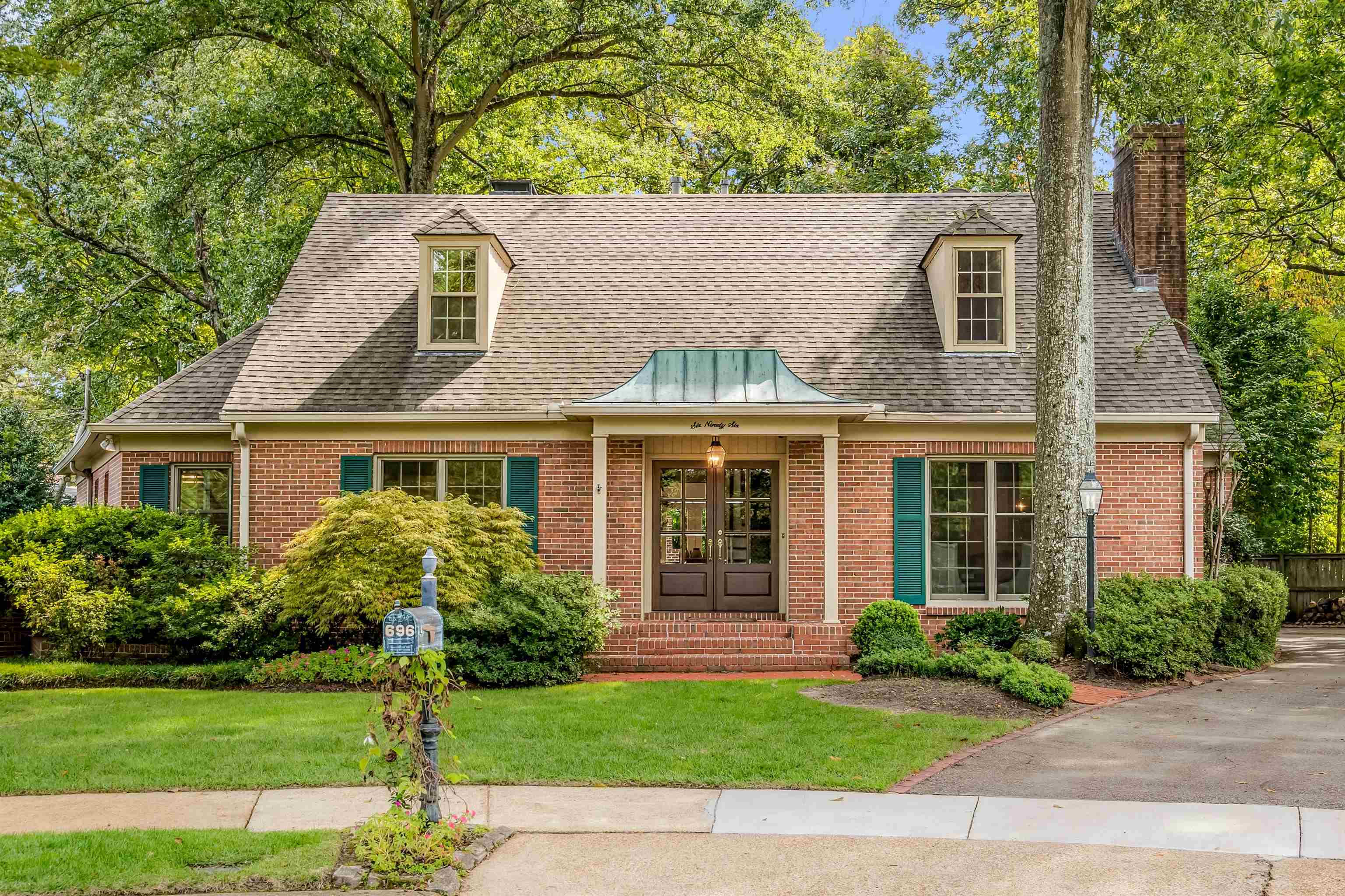 696 SPAINWOOD CV