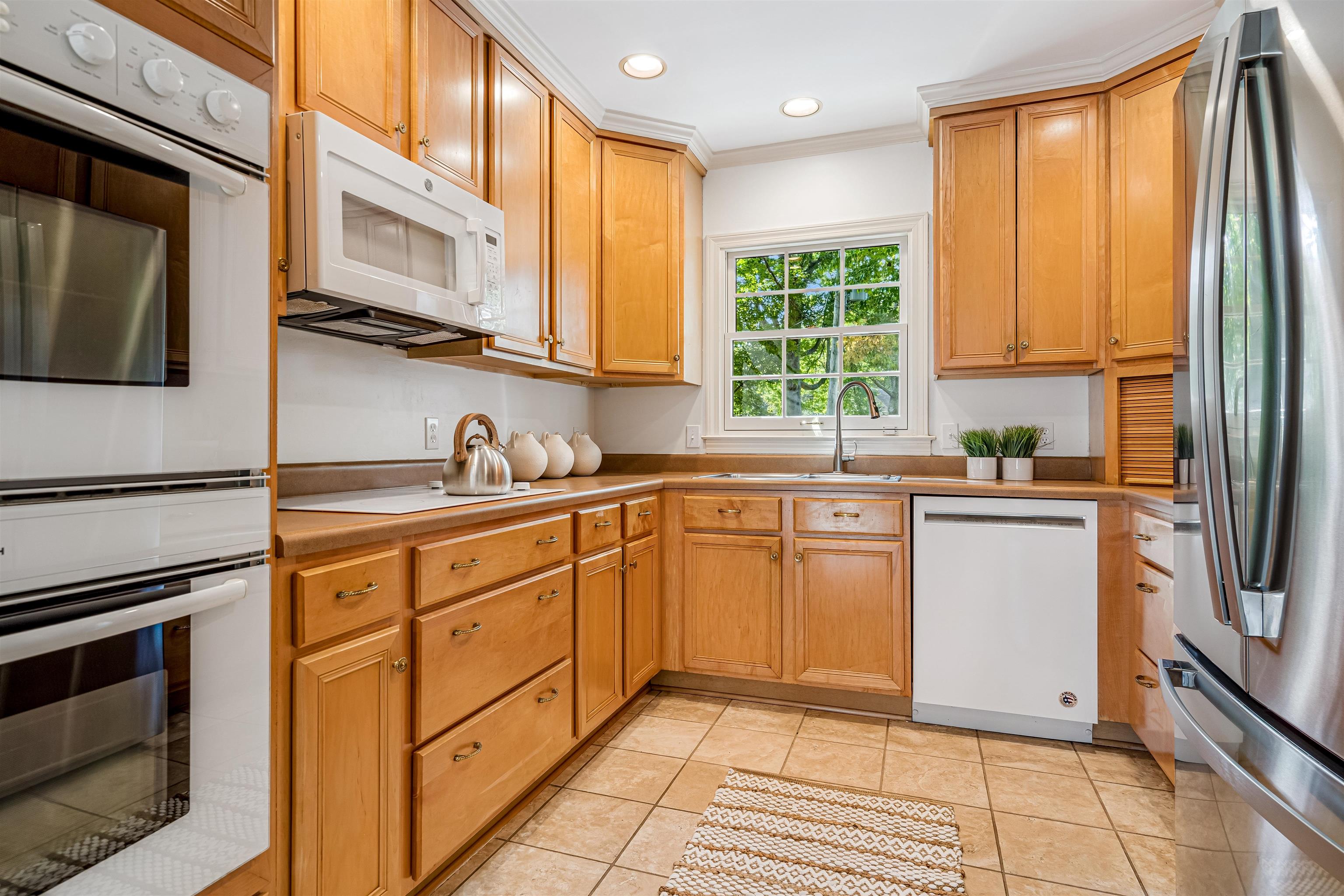 696 SPAINWOOD CV