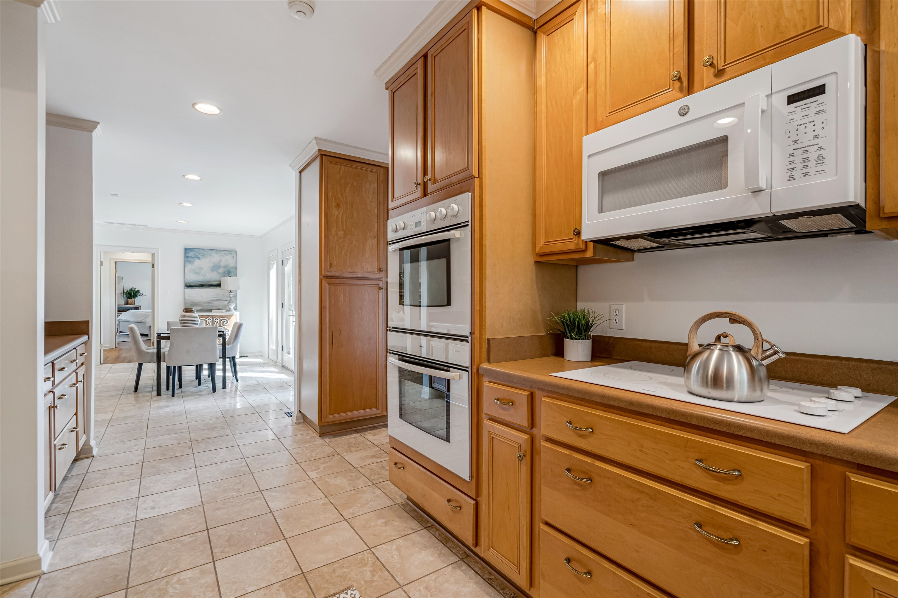696 SPAINWOOD CV