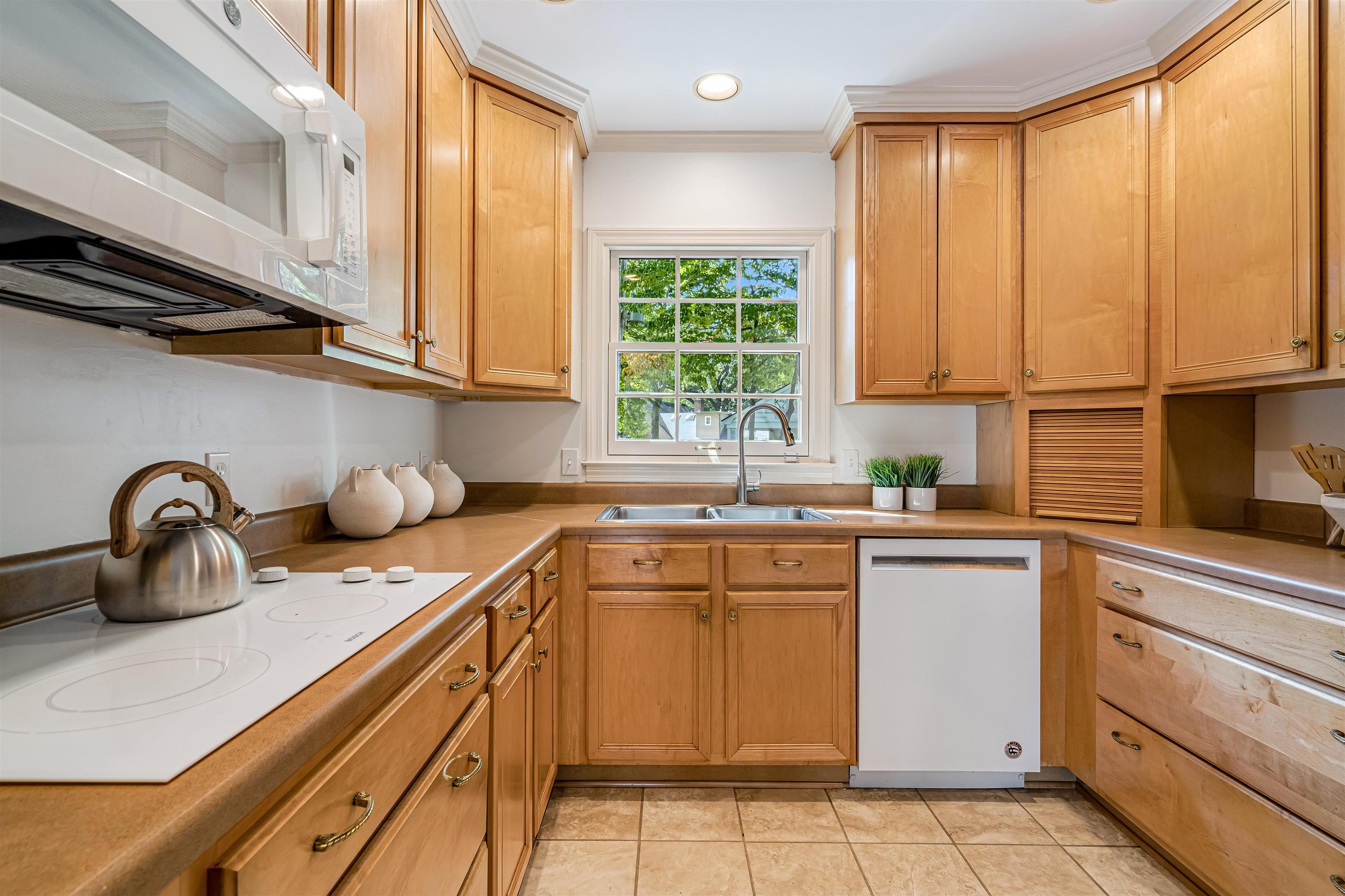 696 SPAINWOOD CV