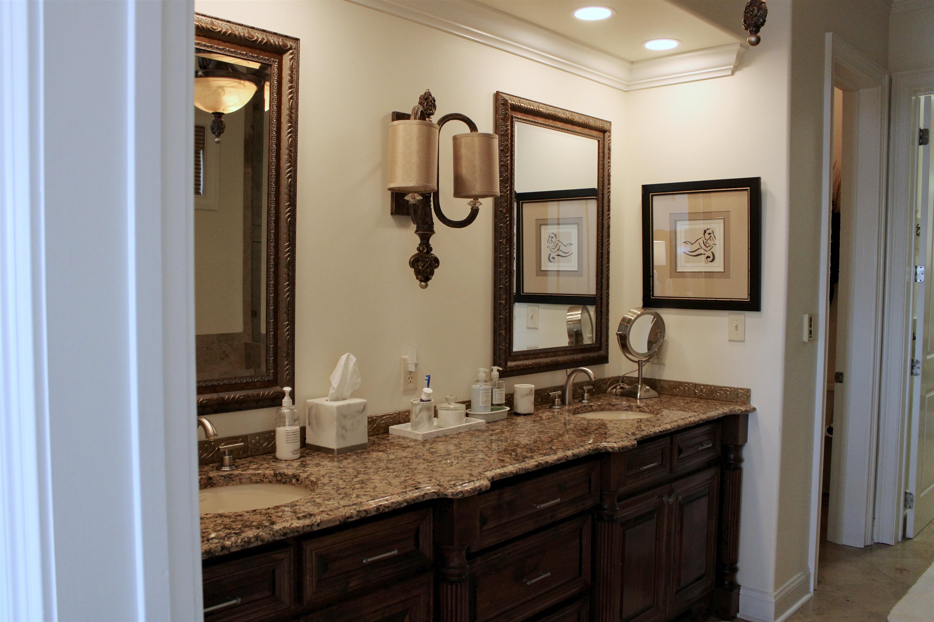 215 WESTSHORE RIDGE DR