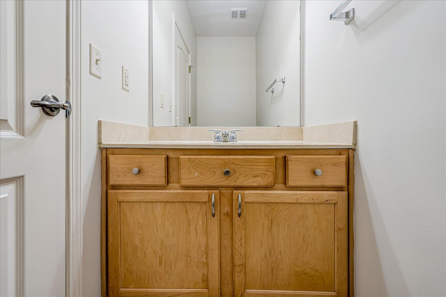 485 S FRONT ST Unit: 201