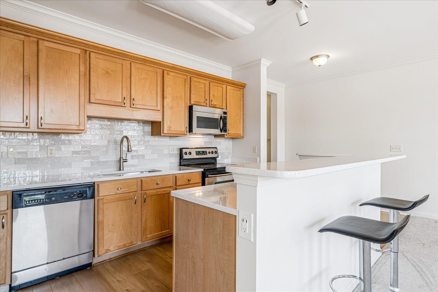 485 S FRONT ST Unit: 201