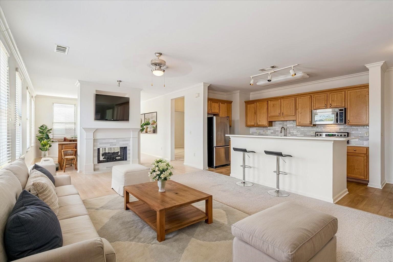 485 S FRONT ST Unit: 201