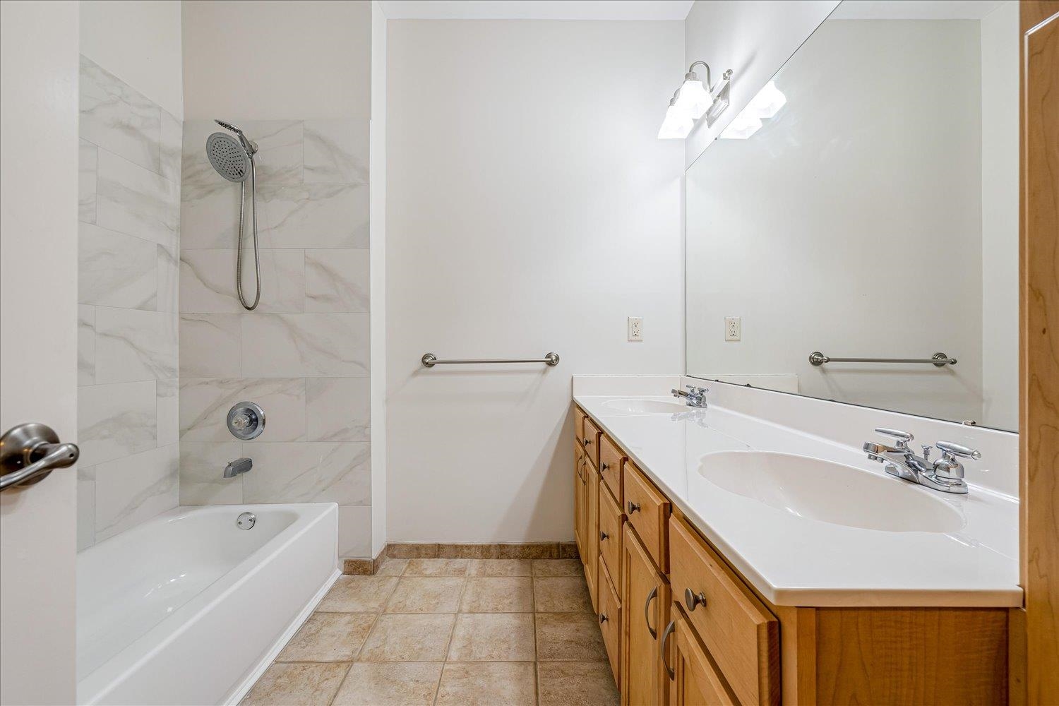 485 S FRONT ST Unit: 201