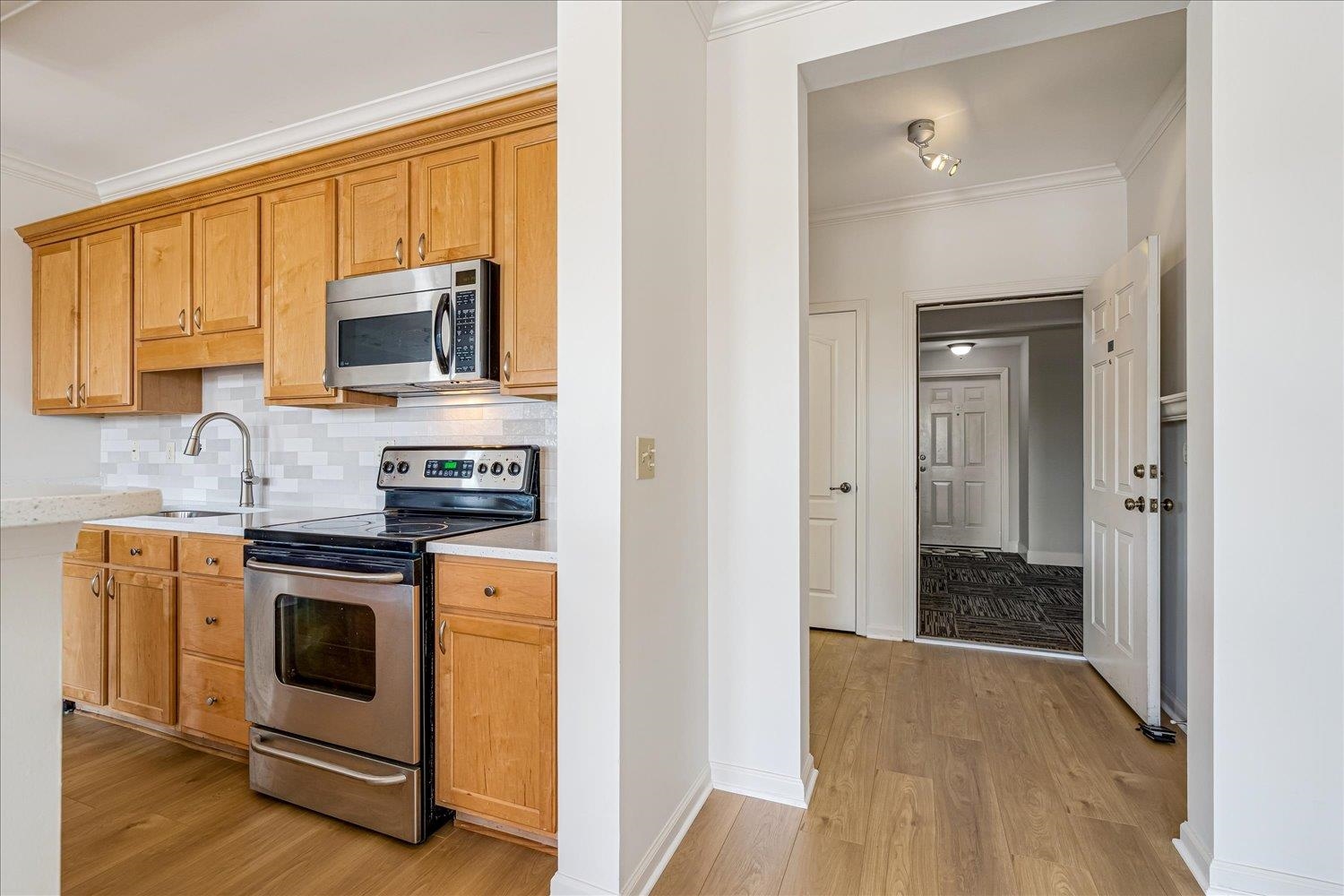 485 S FRONT ST Unit: 201