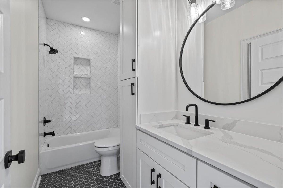 5021 HENRY HEIGHTS RD