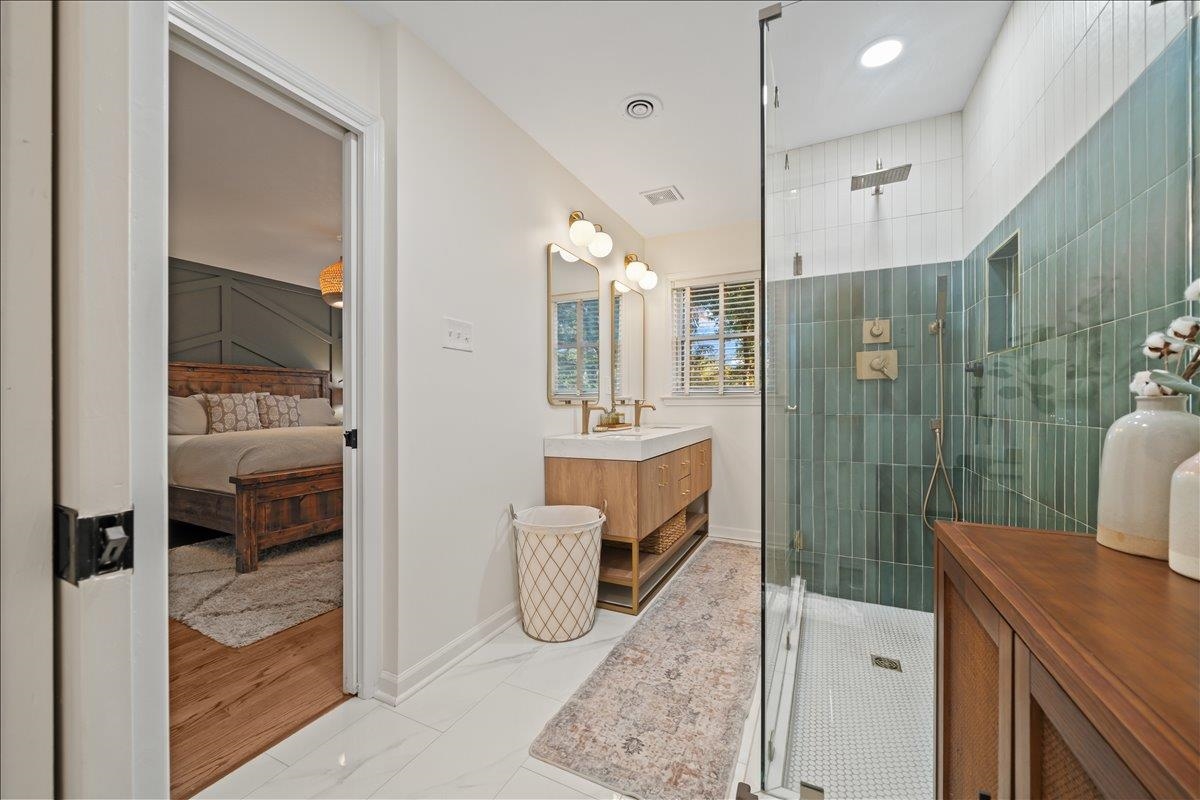 432 ELWOOD LN