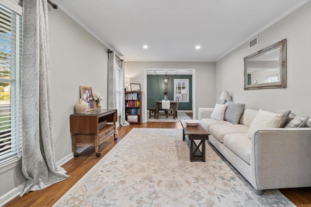432 ELWOOD LN