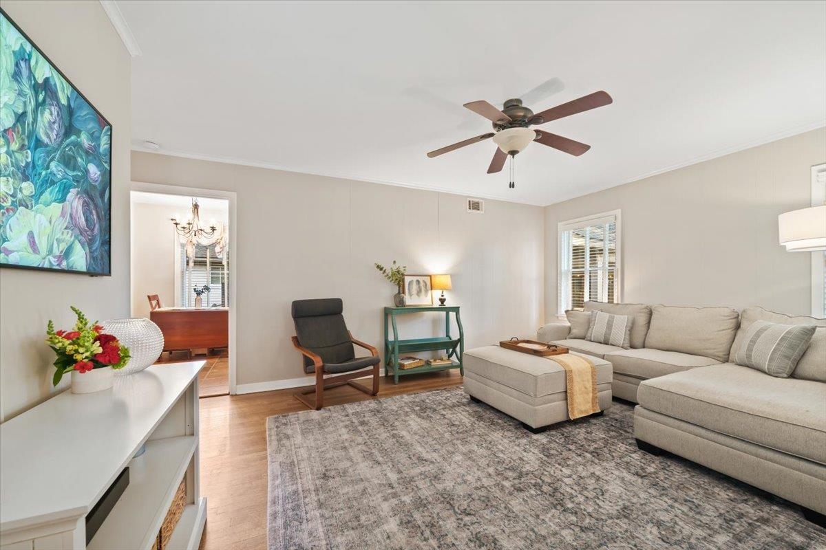 432 ELWOOD LN