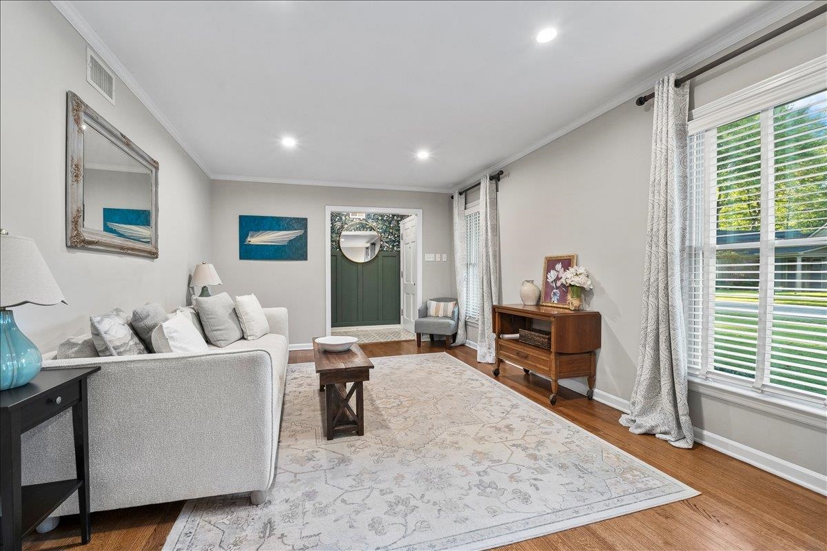 432 ELWOOD LN