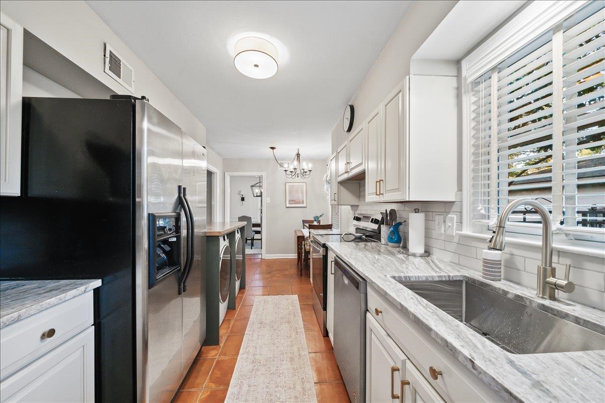 432 ELWOOD LN