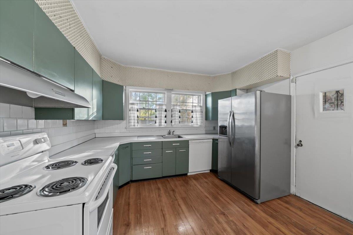 3659 HIGHLAND PARK PL