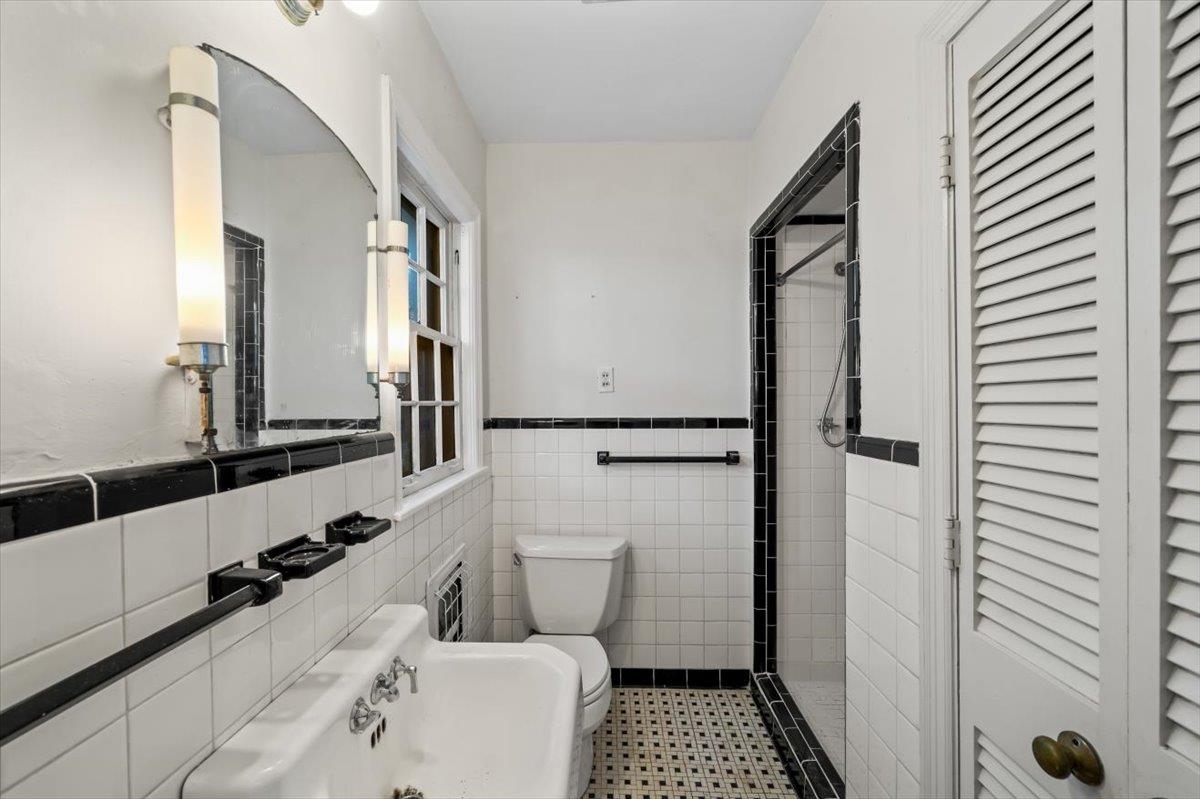 3659 HIGHLAND PARK PL