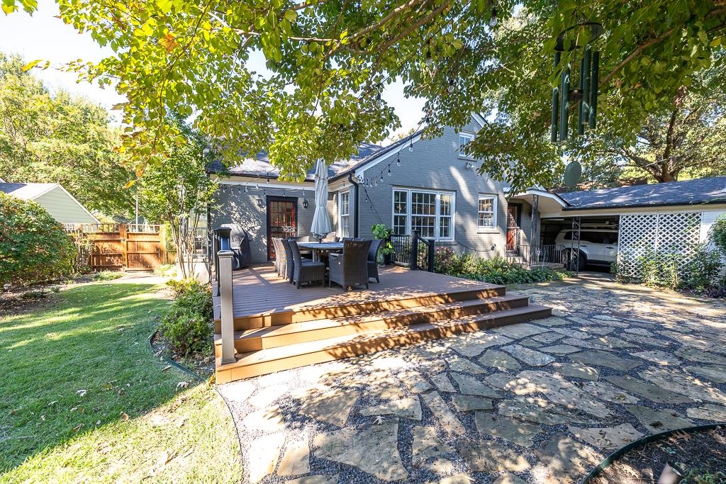 690 ROSEMARY LN