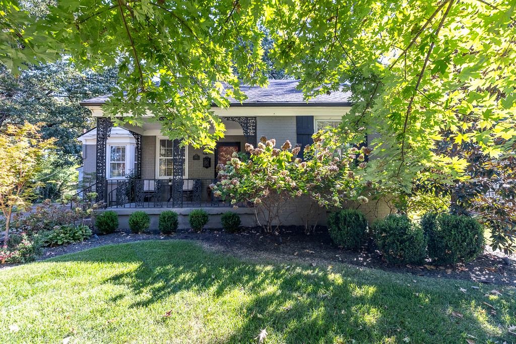 690 ROSEMARY LN