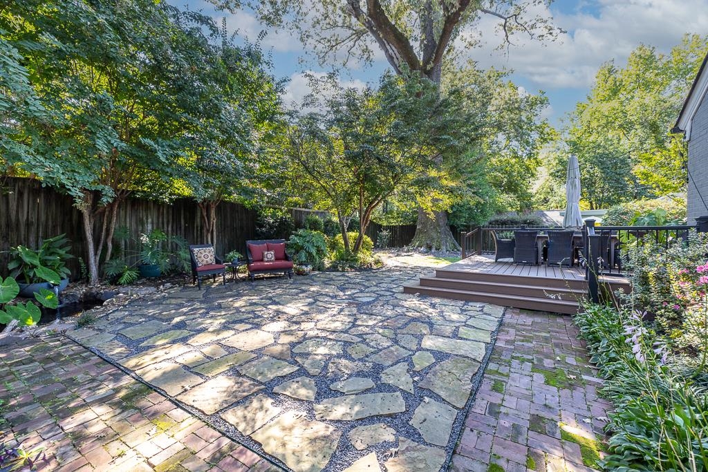 690 ROSEMARY LN