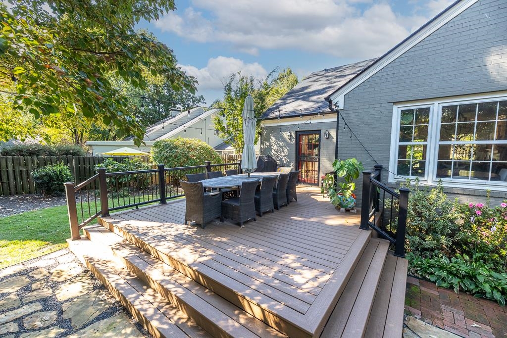 690 ROSEMARY LN