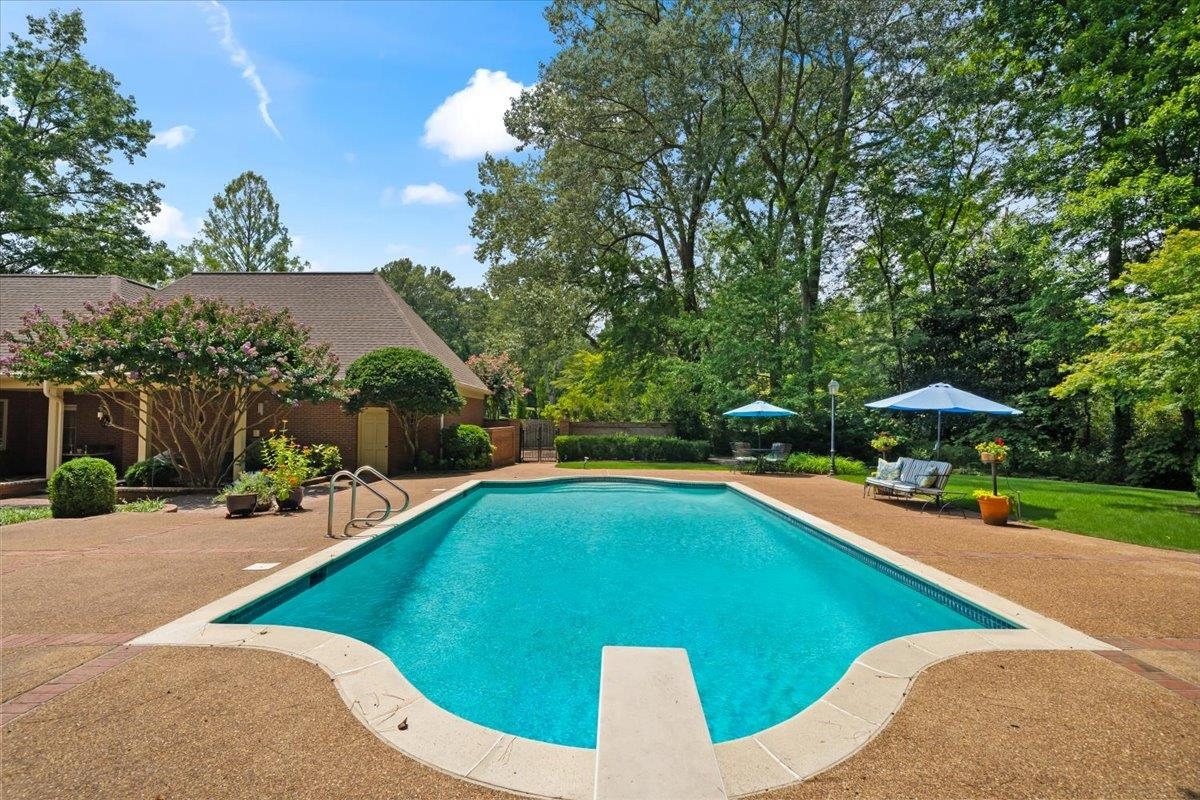 595 RIVER VIEW RD