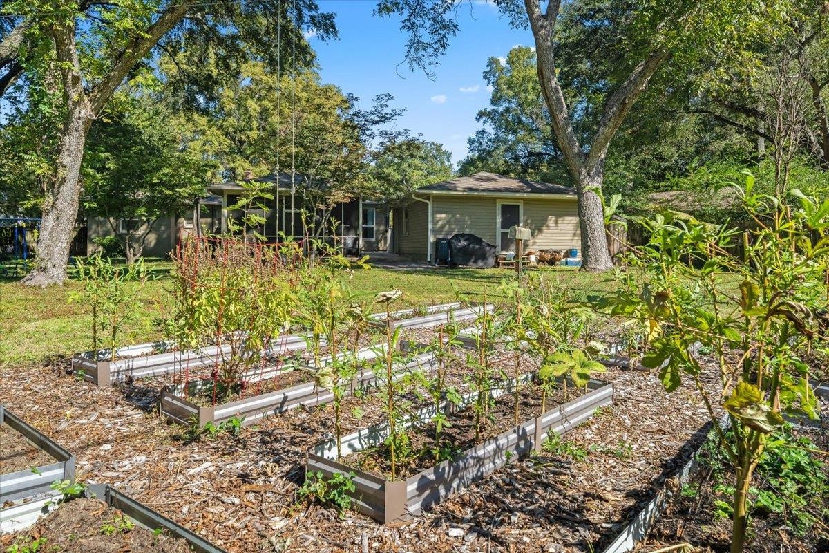 127 N ROSE RD