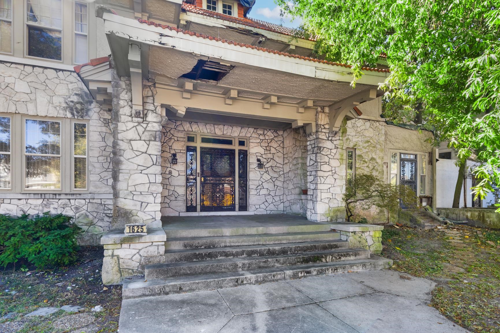 1625 PEABODY AVE