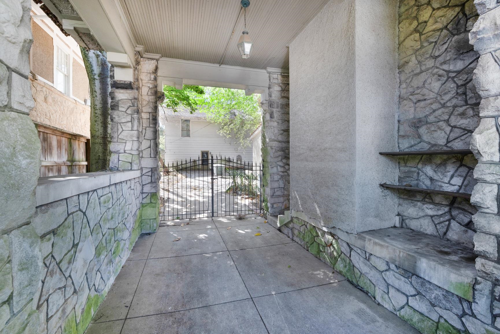 1625 PEABODY AVE