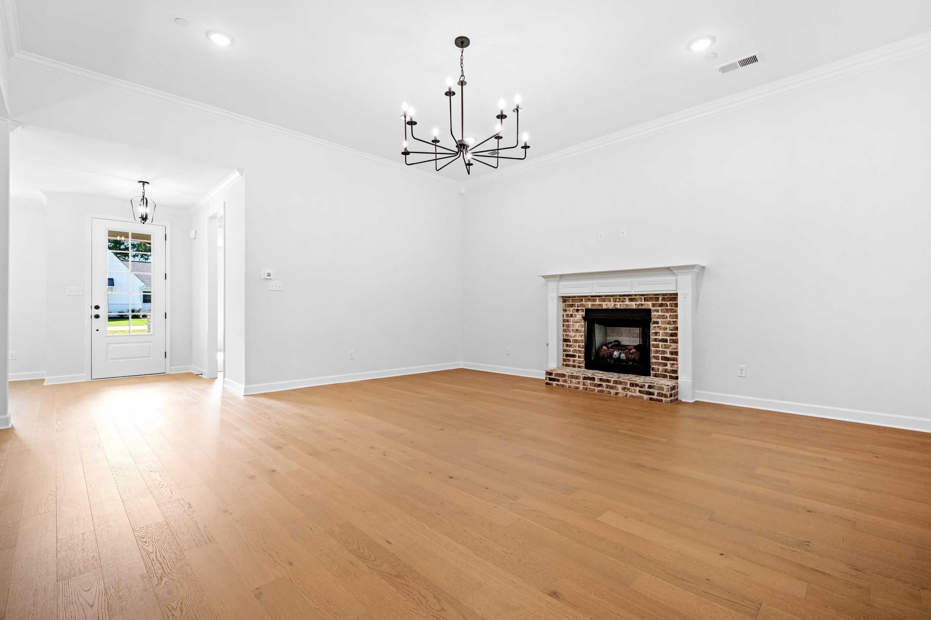 210 DRAKE DR
