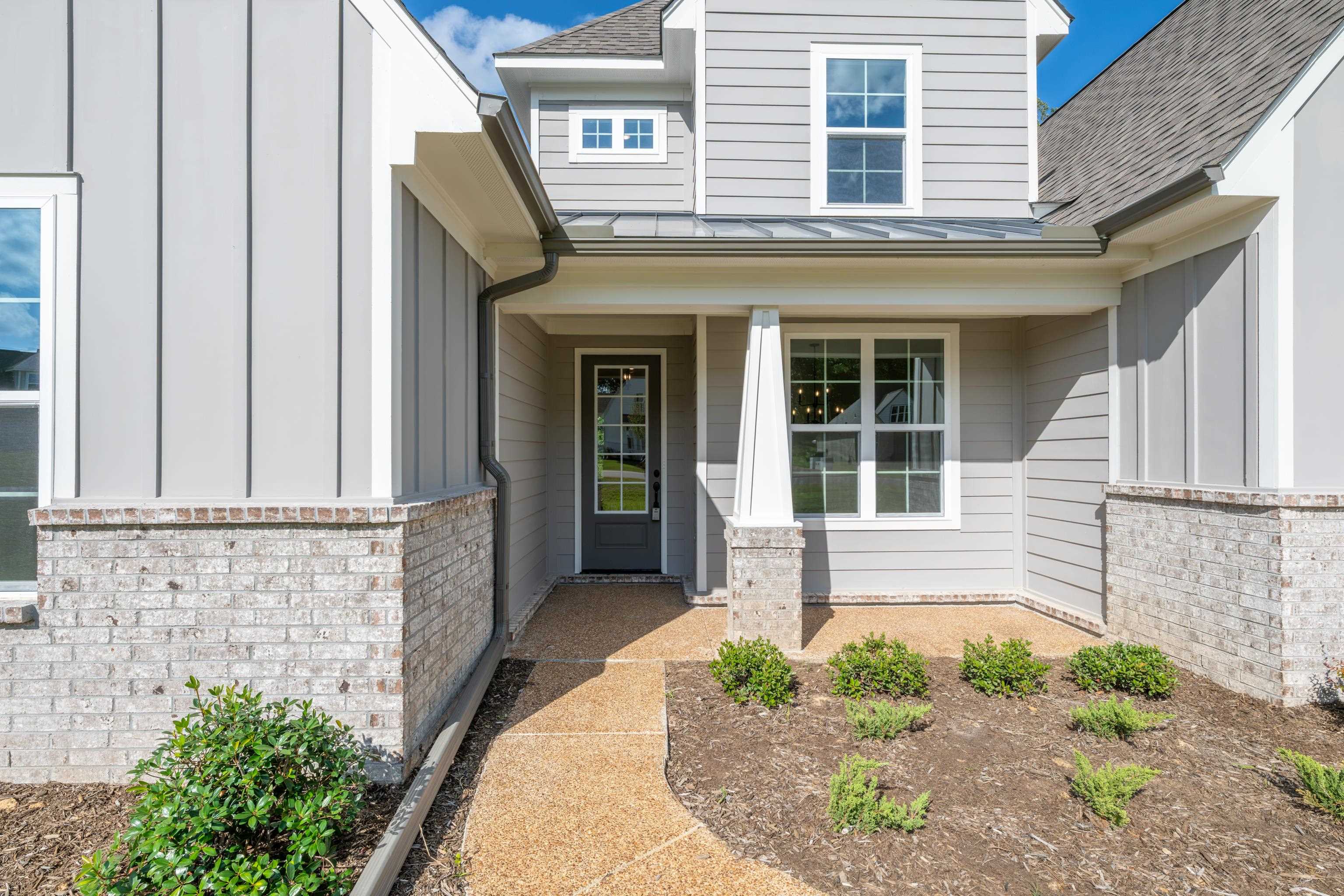 210 DRAKE DR